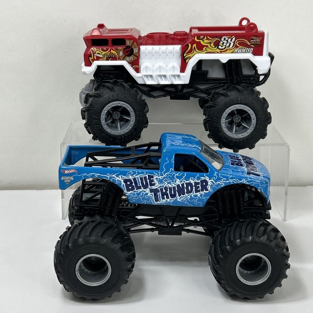 Hot Wheels Monster Jam Truck 1:24 Set Blue Thunder 5 Alarm Set READ - Picture 2 of 6